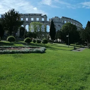studio-apartment-mila-pula.pula-hotels.org/